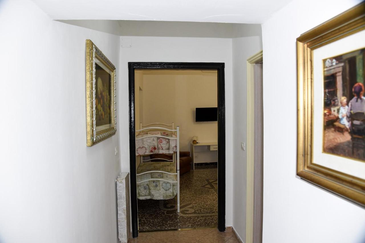 Katiuscia'S Little Corner Apartment ลาสเปเซีย ภายนอก รูปภาพ